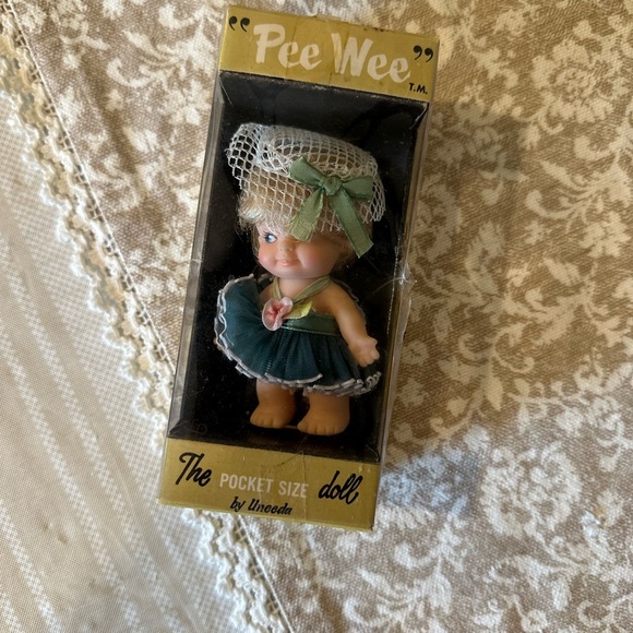 Vintage 1966 Mini Doll ‘Pee Wee’ Pocket Size with original box, removable hat - Picture 10 of 16